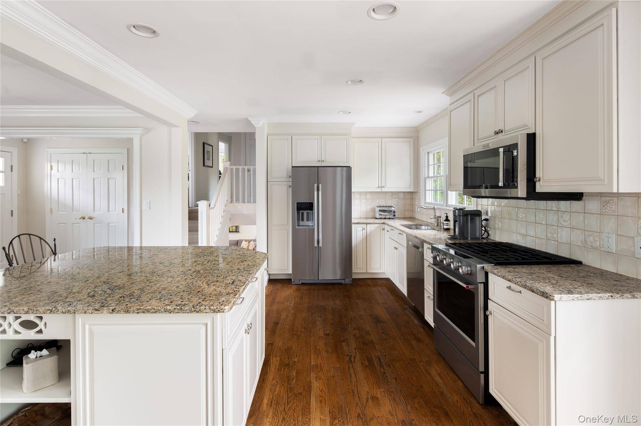 3 Bedroom Home for Sale in Armonk - New York - USA - 8
