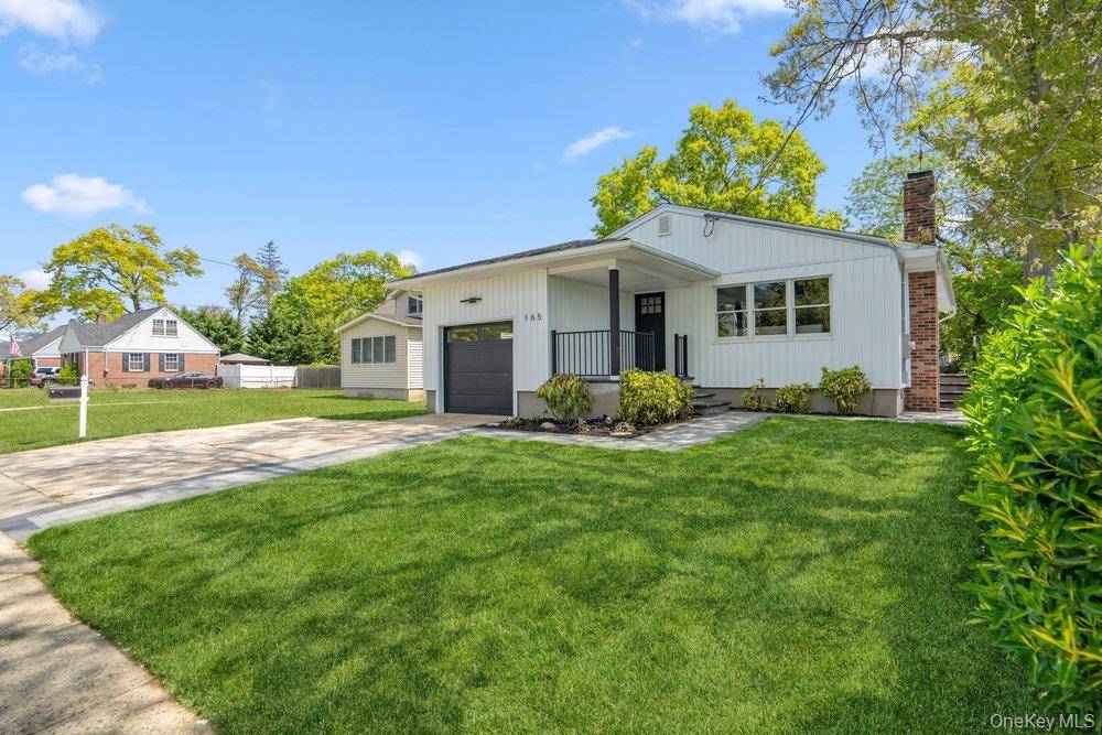 Casa de 3 Dormitorios en Venta en Babylon - Nueva York - EE. UU. - 2