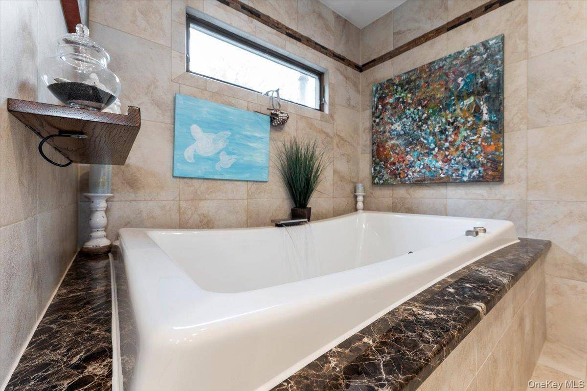 3 Bedroom Home for Sale in Bay Shore - New York - USA - 6