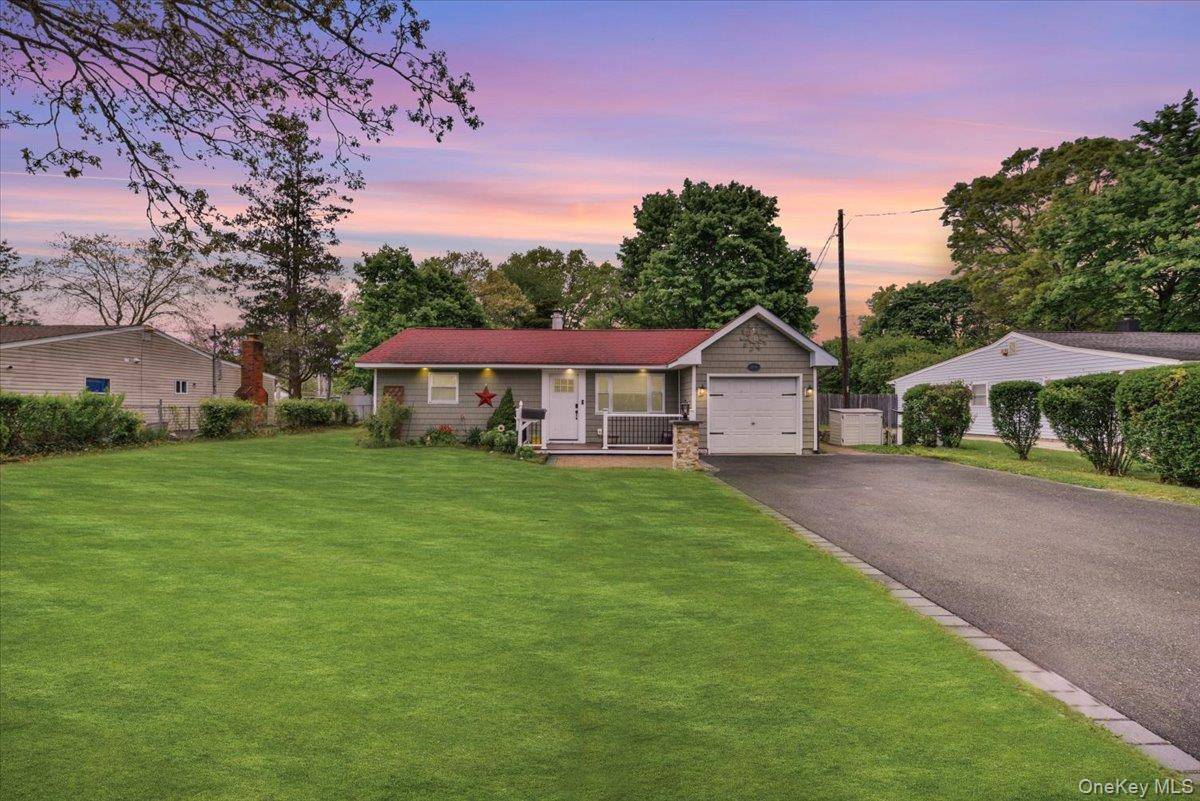 3 Bedroom Home for Sale in Bay Shore - New York - USA - 1