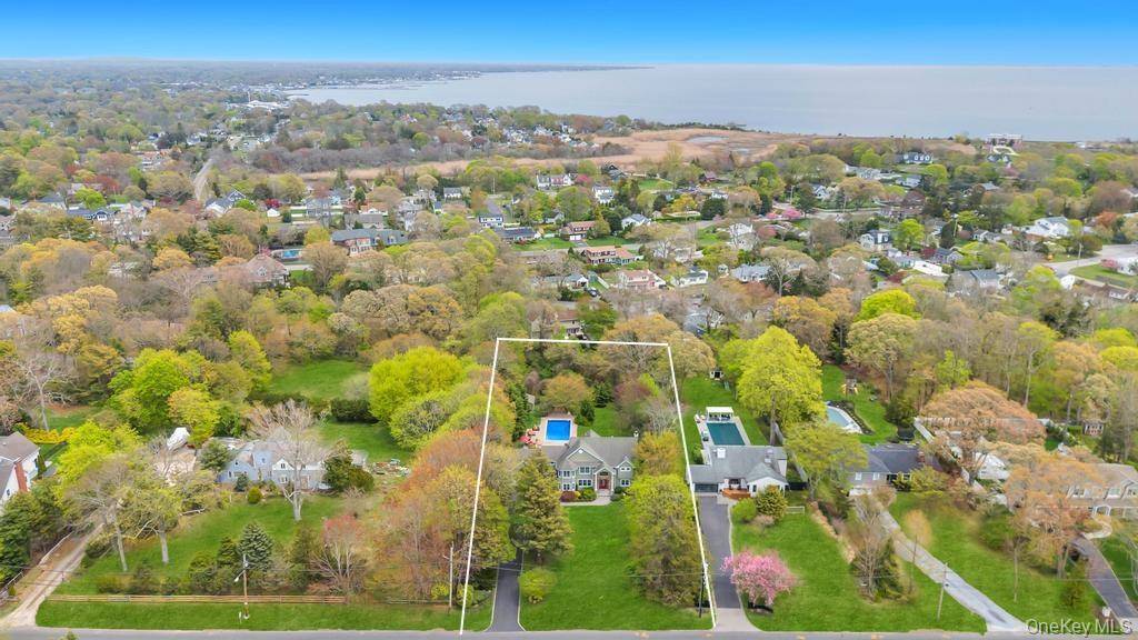 Casa de 3 Dormitorios en Venta en Bayport - Nueva York - EE. UU. - 2