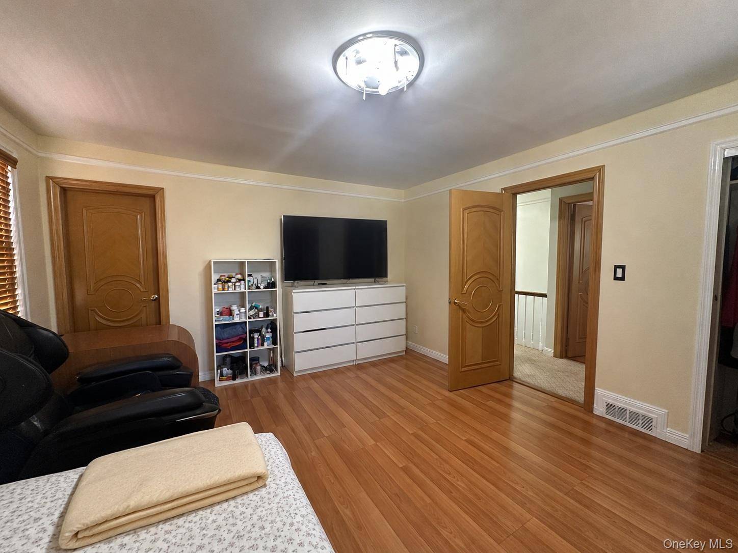 3 Bedroom Home for Sale in Bayside - New York - USA - 2