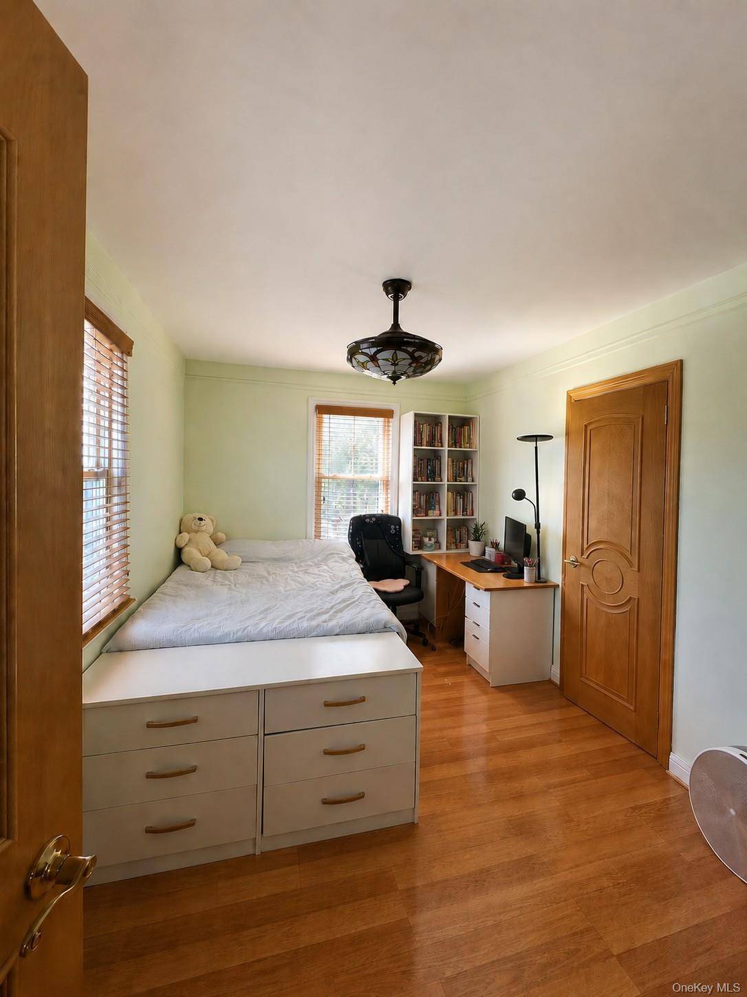 3 Bedroom Home for Sale in Bayside - New York - USA - 4