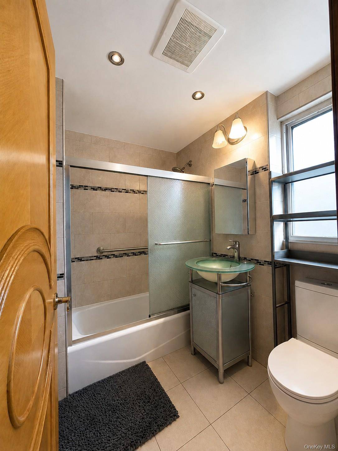 3 Bedroom Home for Sale in Bayside - New York - USA - 5