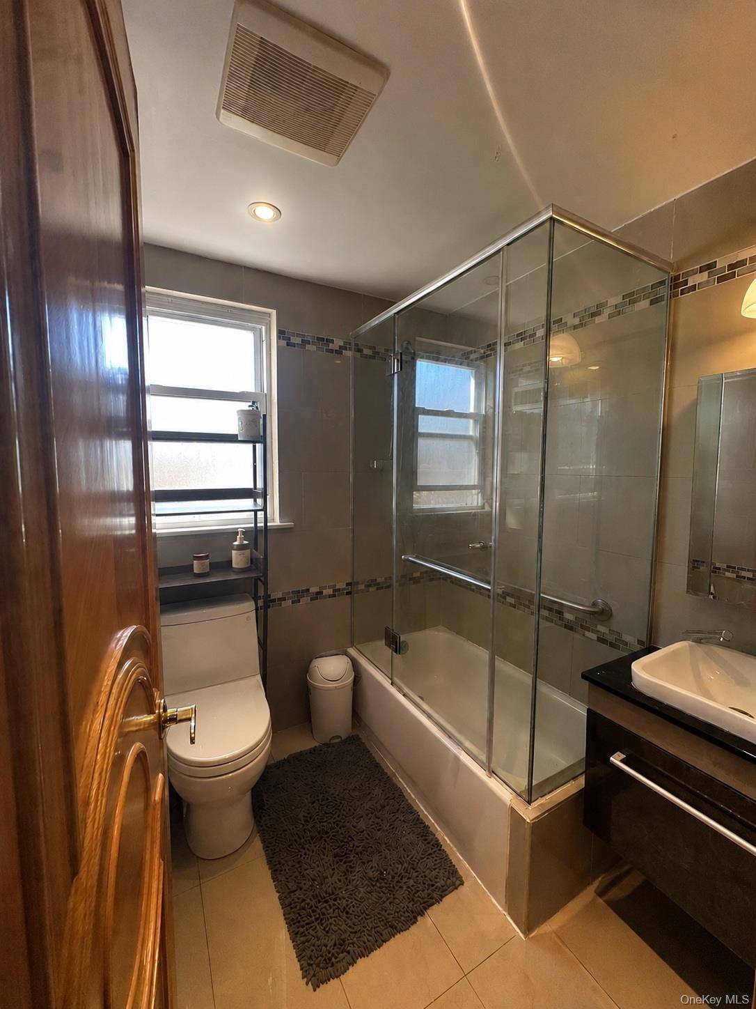 3 Bedroom Home for Sale in Bayside - New York - USA - 6