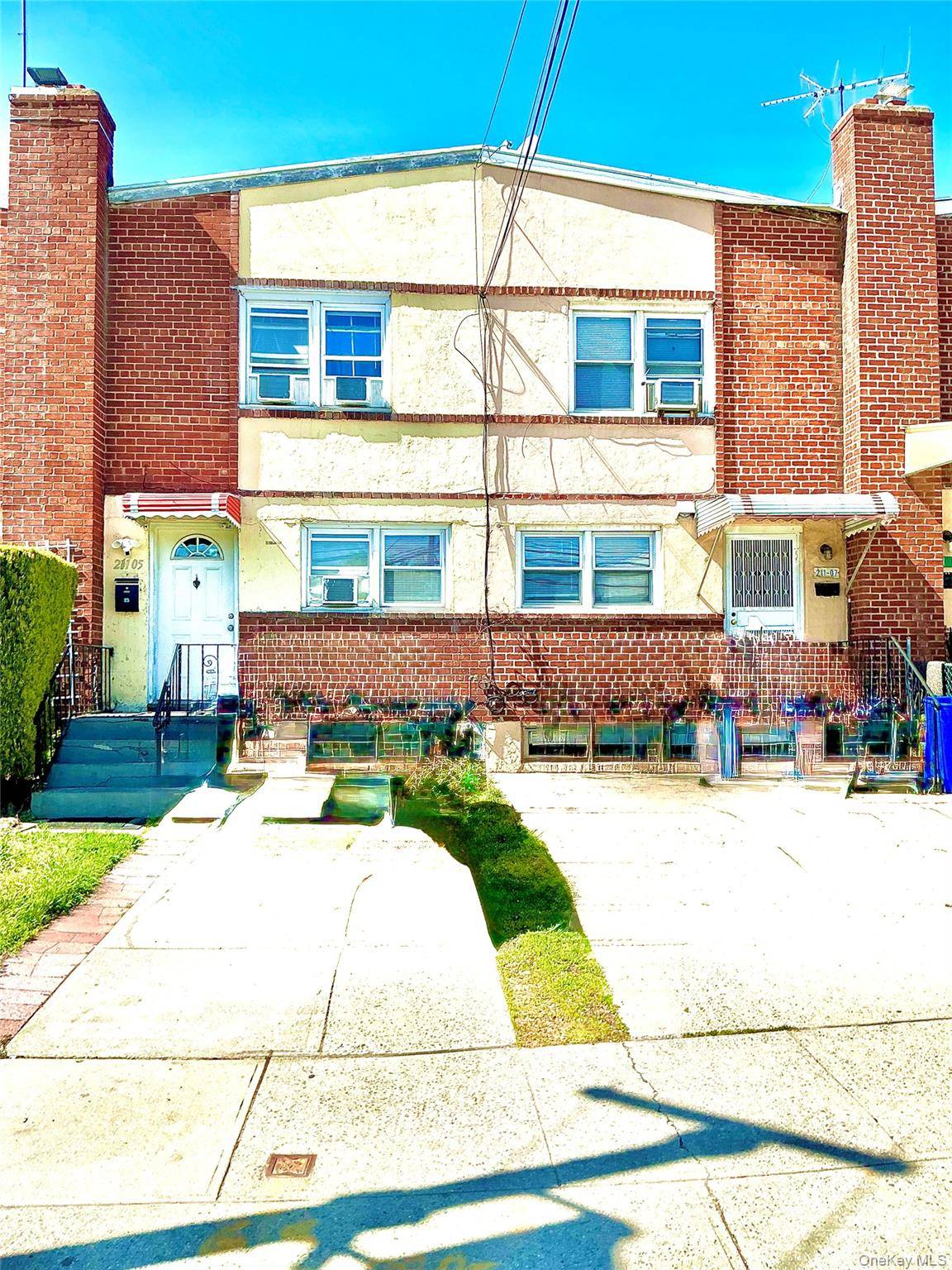 Casa de 3 Dormitorios en Venta en Bayside - Nueva York - EE. UU. - 1