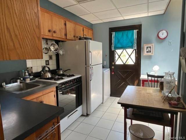 3 Bedroom Home for Sale in Bayside - New York - USA - 3