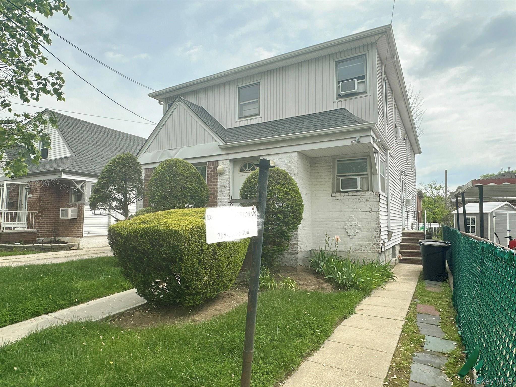Casa de 3 Dormitorios en Venta en Bayside - Nueva York - EE. UU. - 2
