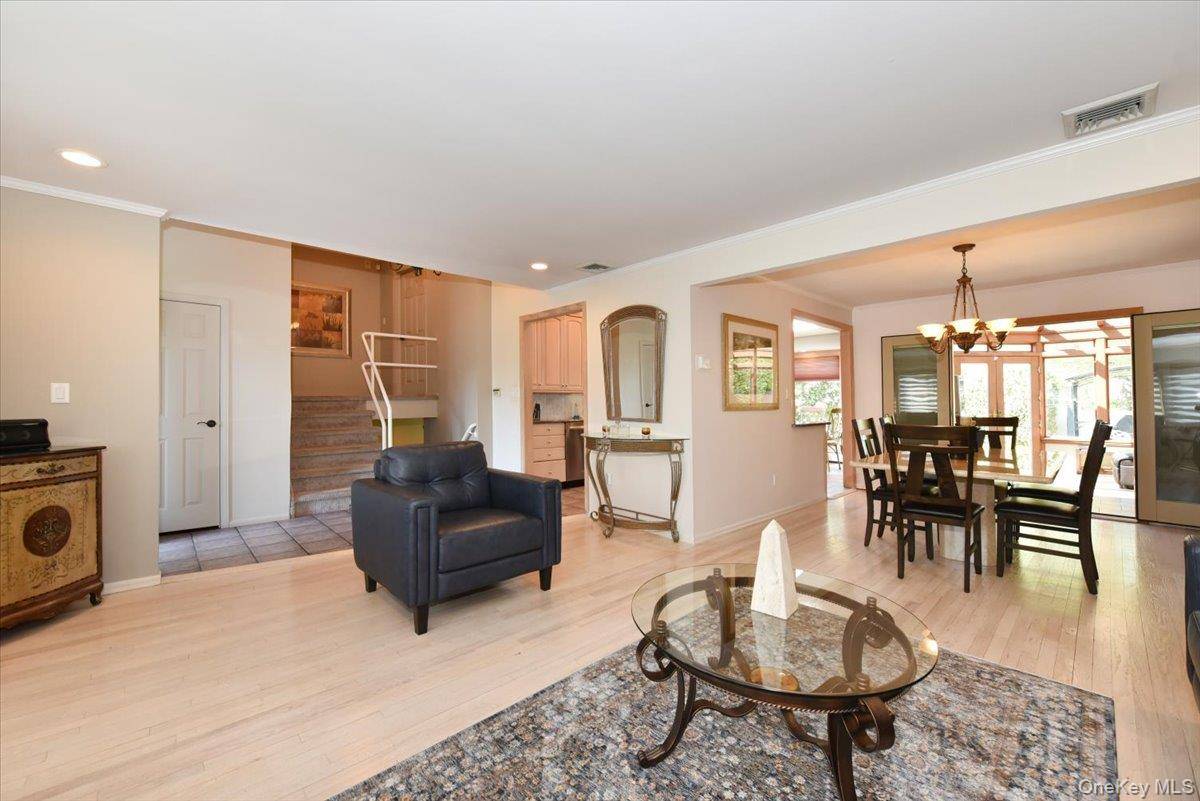3 Bedroom Home for Sale in Bellmore - New York - USA - 3