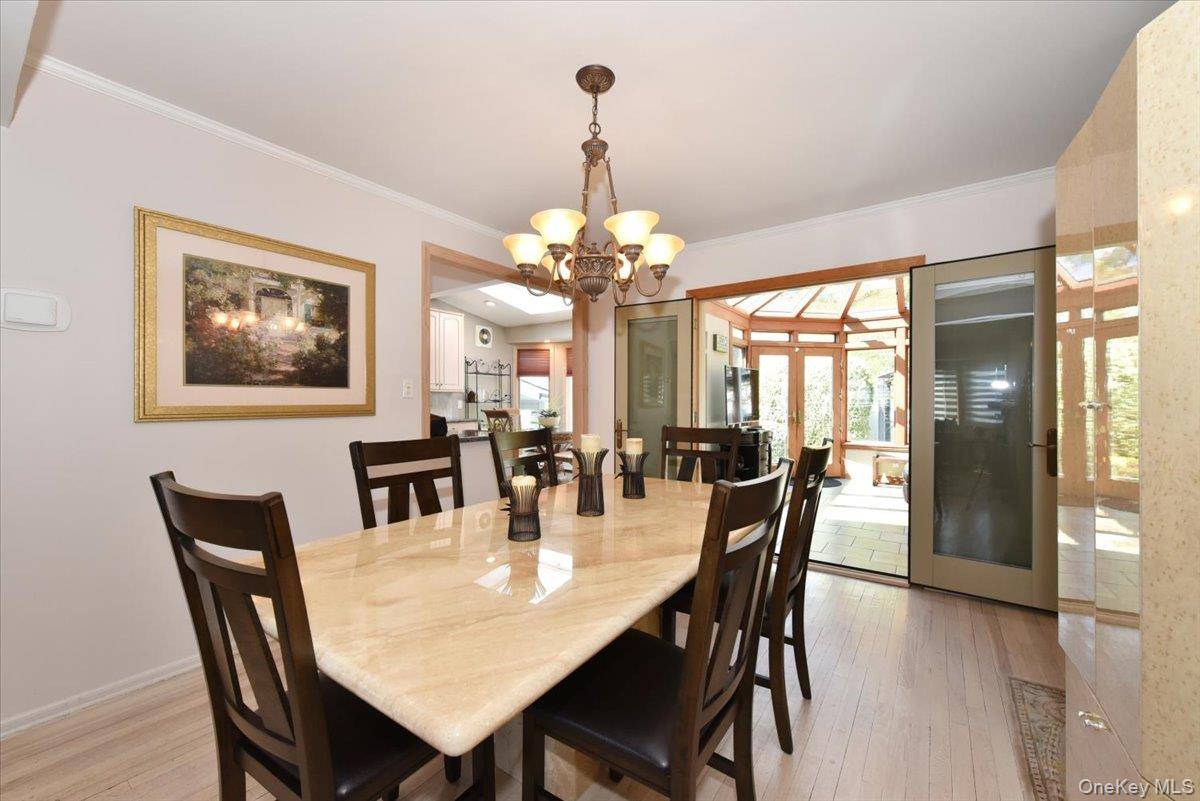 3 Bedroom Home for Sale in Bellmore - New York - USA - 8