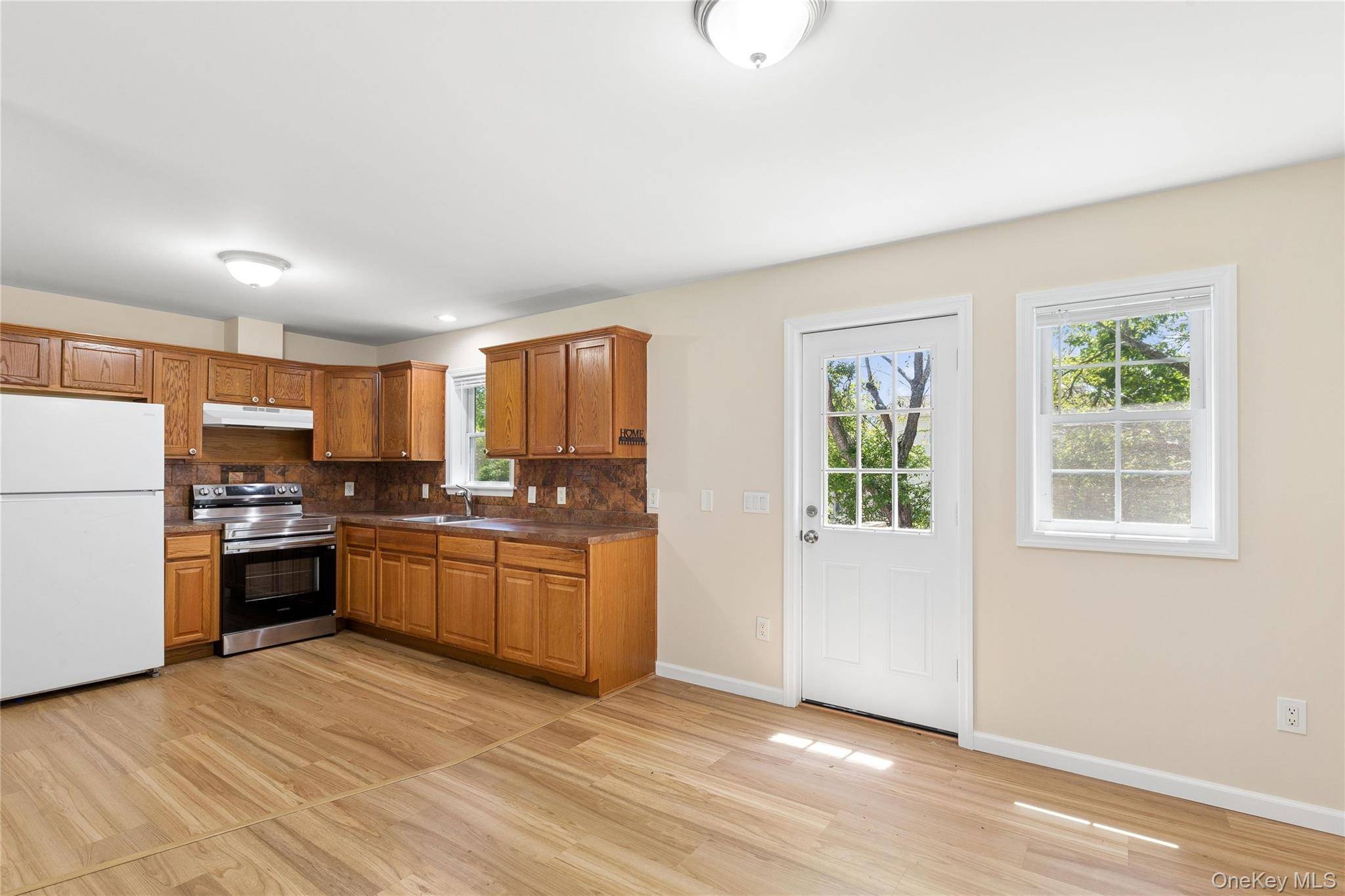 3 Bedroom Home for Sale in Bellport - New York - USA - 2