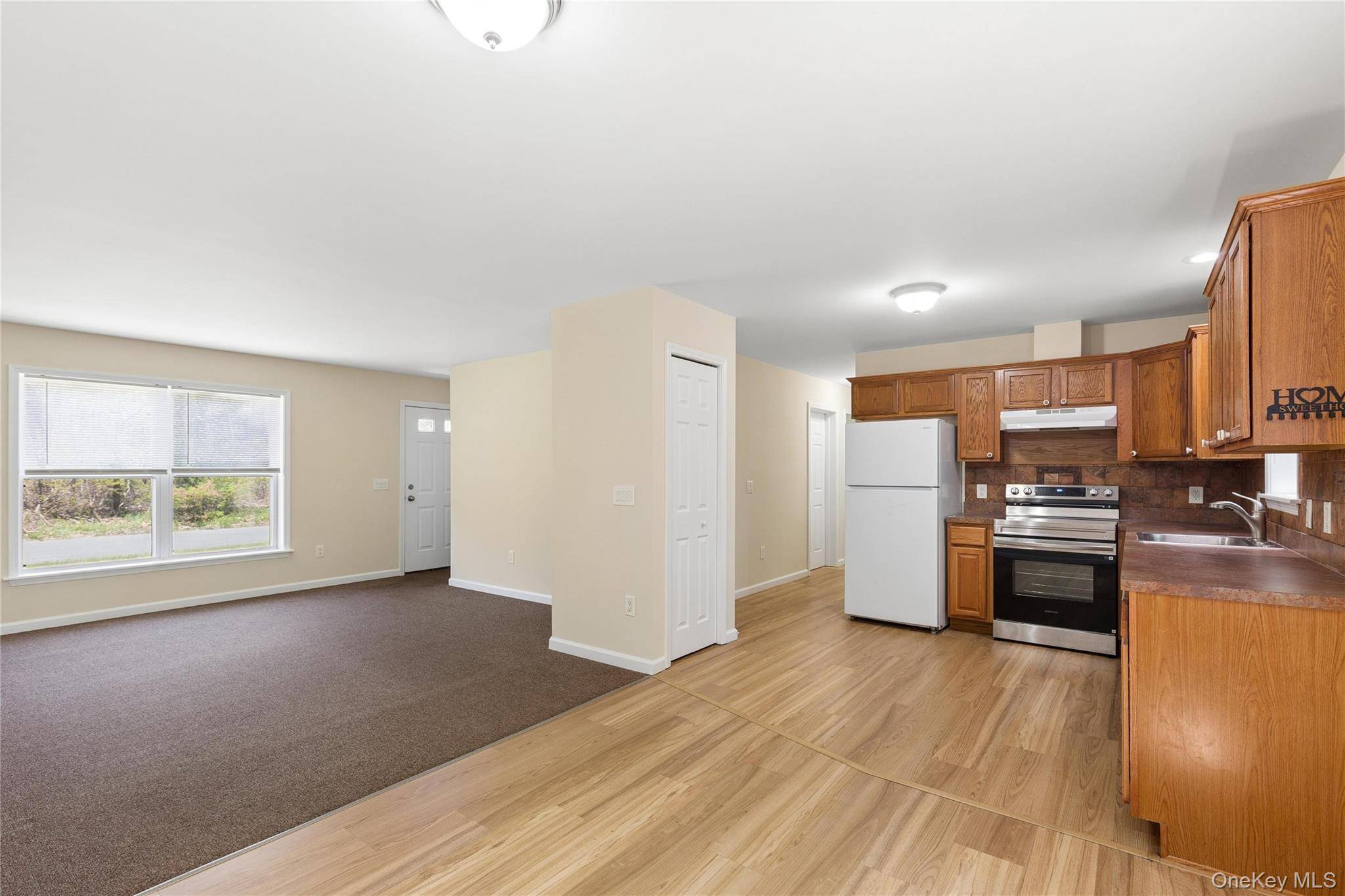3 Bedroom Home for Sale in Bellport - New York - USA - 4