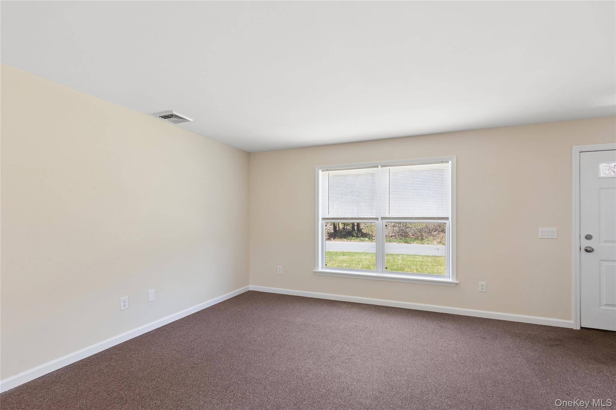 3 Bedroom Home for Sale in Bellport - New York - USA - 6