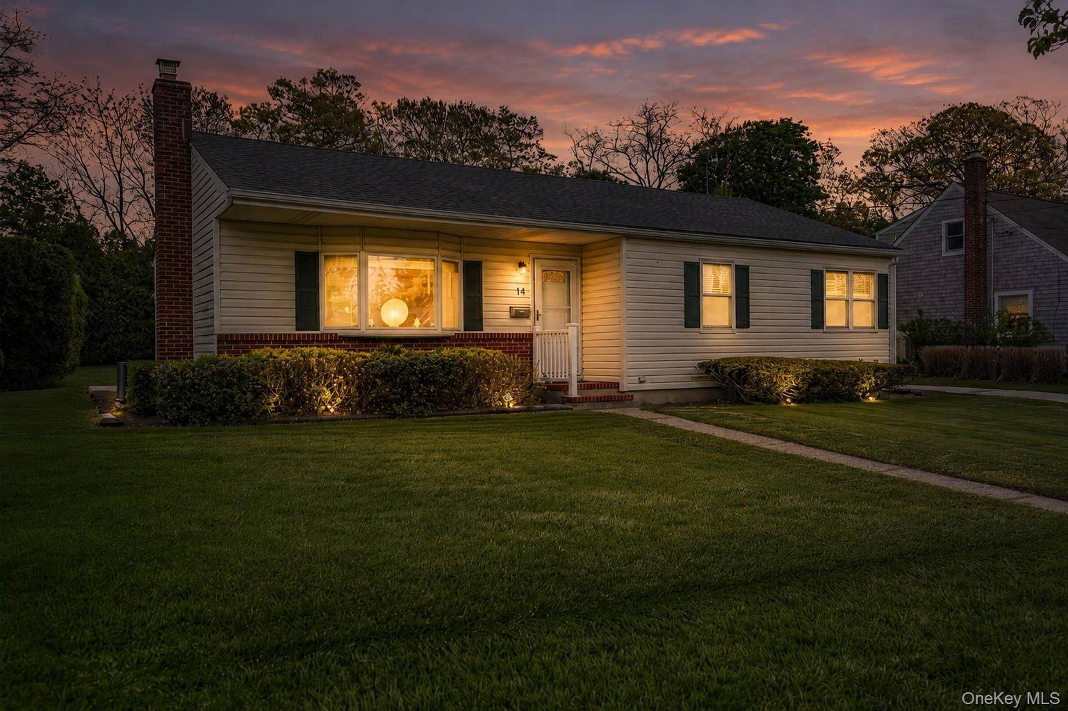 Casa com 3 Quartos à Venda em Bellport Village - Nova Iorque - EUA - 1