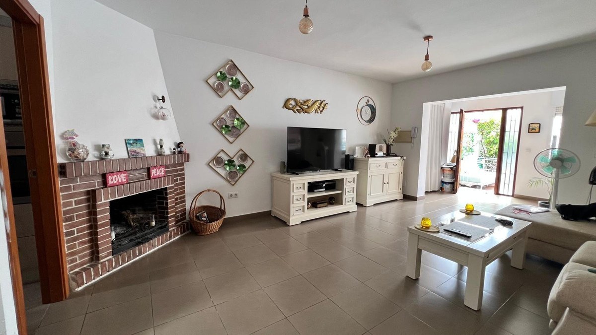 Casa com 3 Quartos à Venda em Benalmádena - Costa del Sol - 2