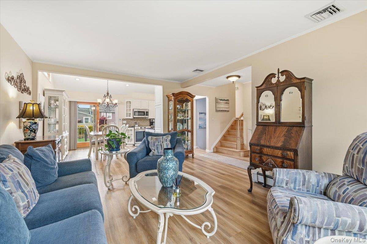 Casa com 3 Quartos à Venda em Bethpage - Nova Iorque - EUA - 6