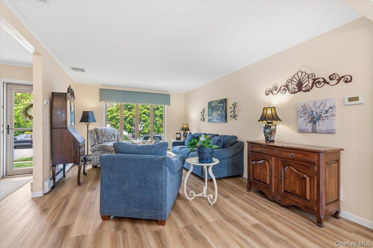 Casa com 3 Quartos à Venda em Bethpage - Nova Iorque - EUA - 7