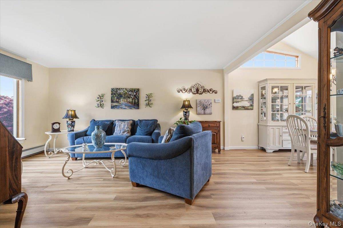Casa com 3 Quartos à Venda em Bethpage - Nova Iorque - EUA - 8