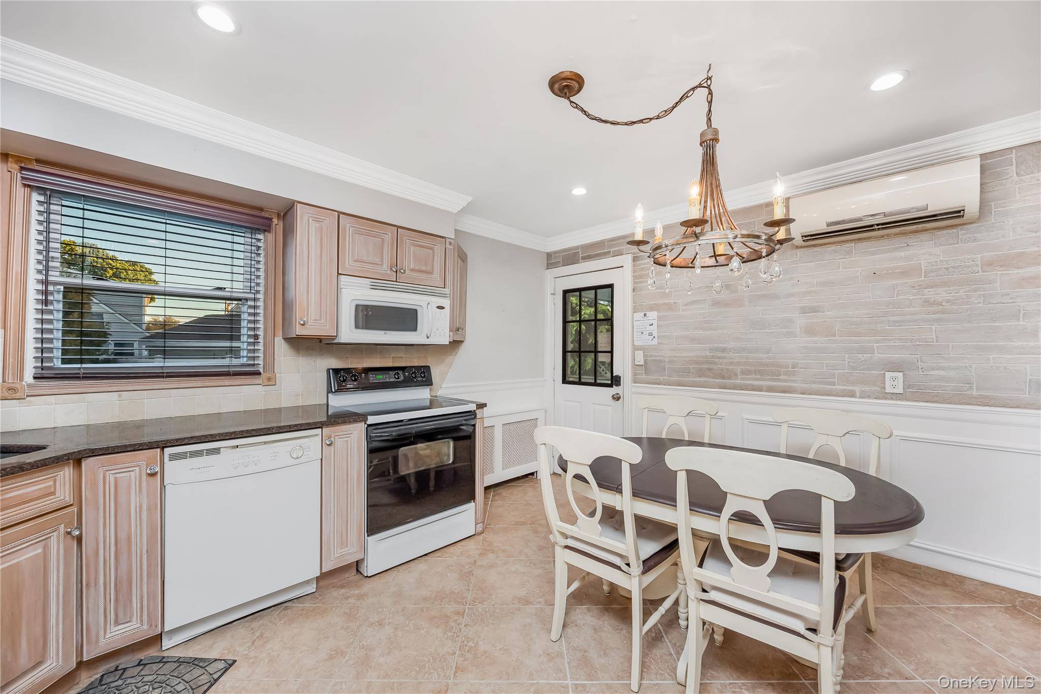 Casa com 3 Quartos à Venda em Bethpage - Nova Iorque - EUA - 7