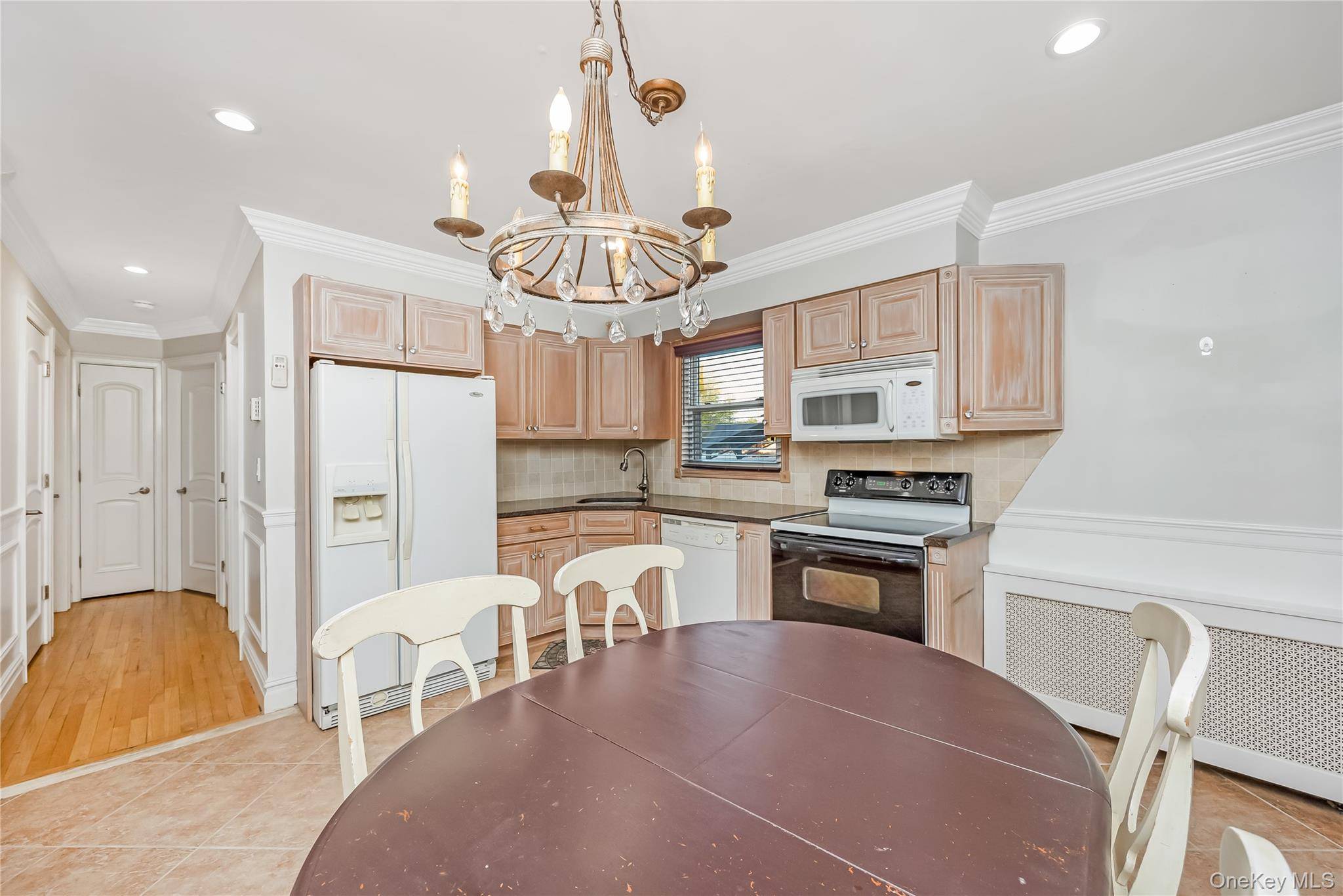 Casa com 3 Quartos à Venda em Bethpage - Nova Iorque - EUA - 8