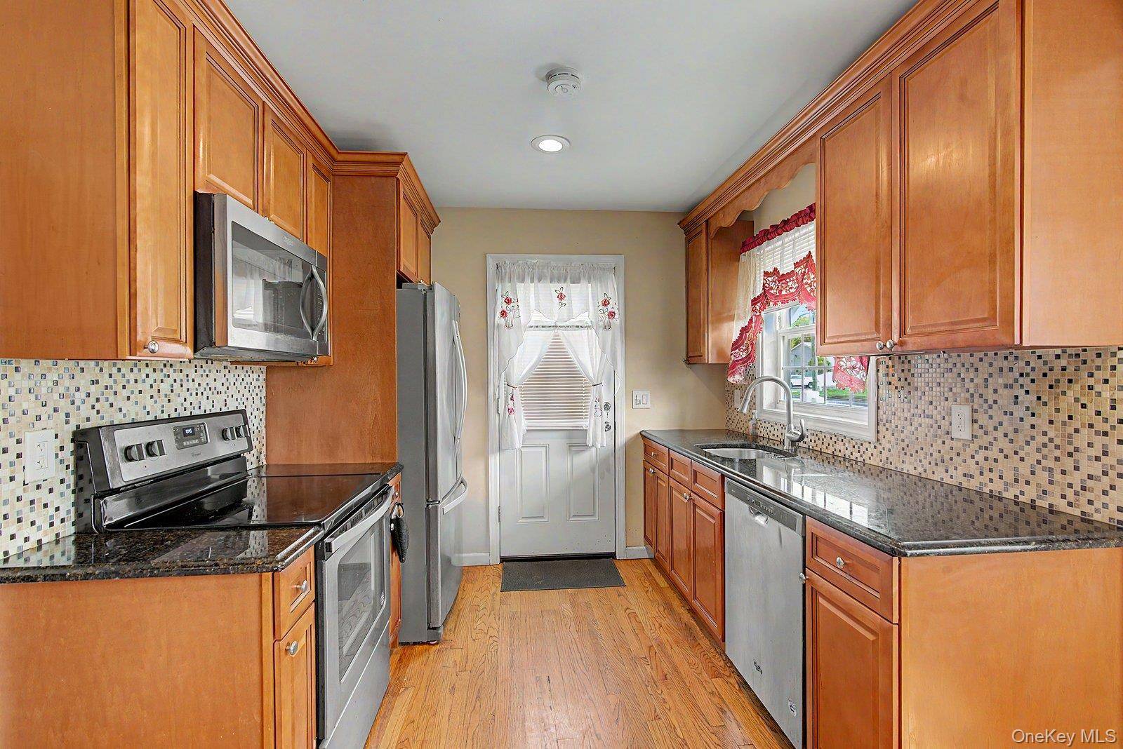 Casa de 3 Dormitorios en Venta en Brentwood - Nueva York - EE. UU. - 6