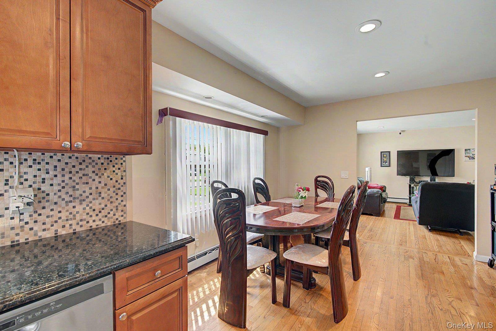 Casa de 3 Dormitorios en Venta en Brentwood - Nueva York - EE. UU. - 7