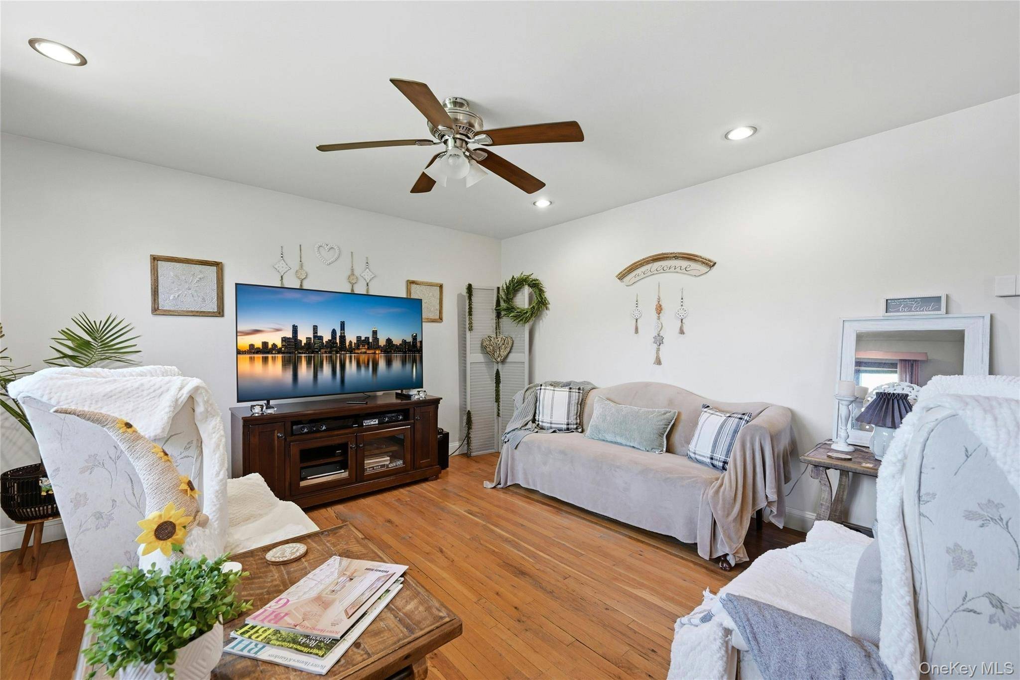 3 Bedroom Home for Sale in Brentwood - New York - USA - 4