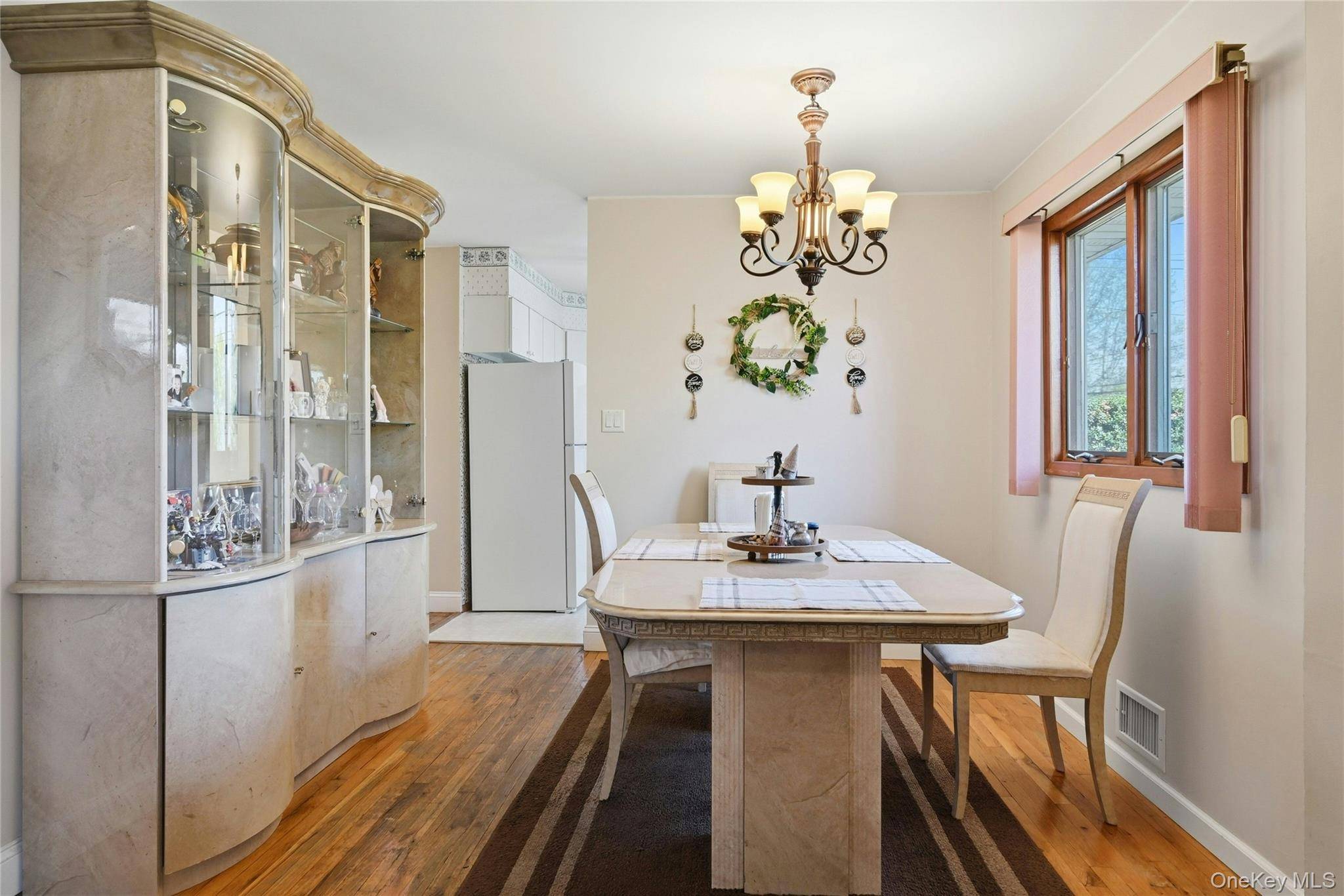 3 Bedroom Home for Sale in Brentwood - New York - USA - 7
