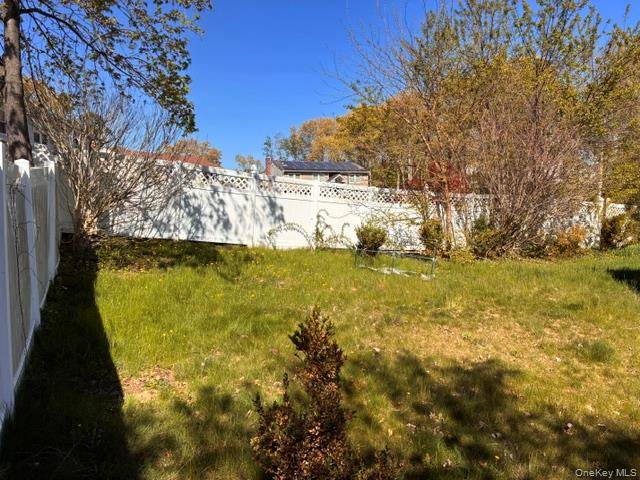 3 Bedroom Home for Sale in Brentwood - New York - USA - 6