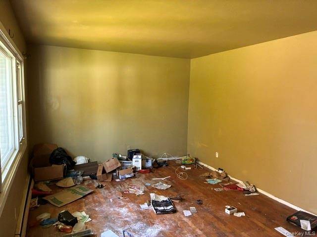 3 Bedroom Home for Sale in Brentwood - New York - USA - 7