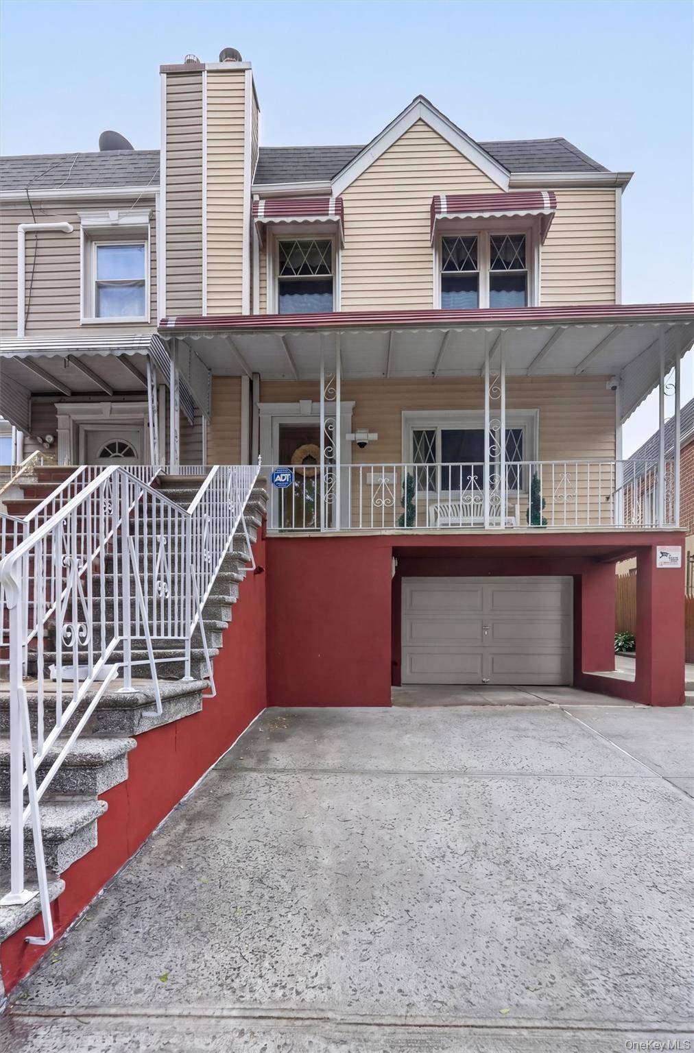 Casa com 3 Quartos à Venda em Bronx - Nova Iorque - EUA - 2