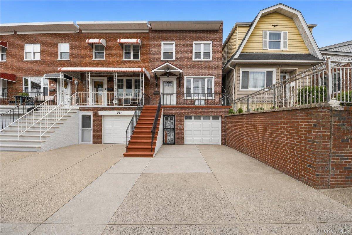 Casa com 3 Quartos à Venda em Bronx - Nova Iorque - EUA - 1