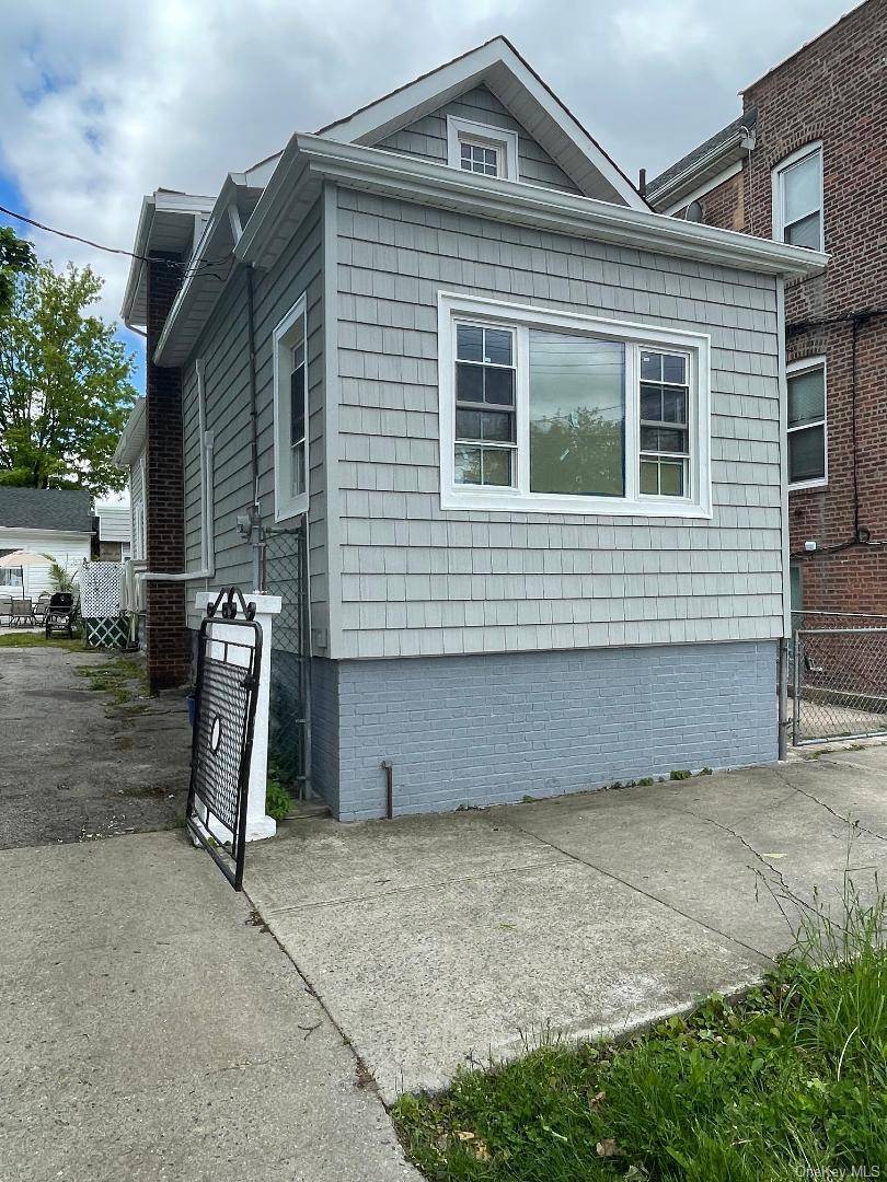 Casa de 3 Dormitorios en Venta en Bronx - Nueva York - EE. UU. - 2