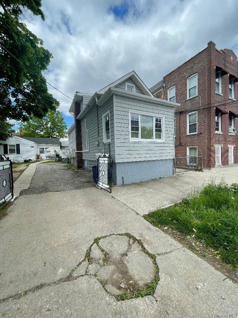 Casa de 3 Dormitorios en Venta en Bronx - Nueva York - EE. UU. - 3