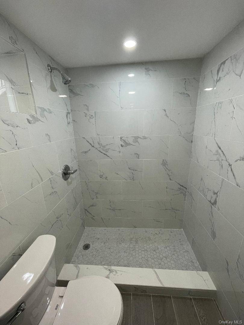 Casa de 3 Dormitorios en Venta en Bronx - Nueva York - EE. UU. - 5