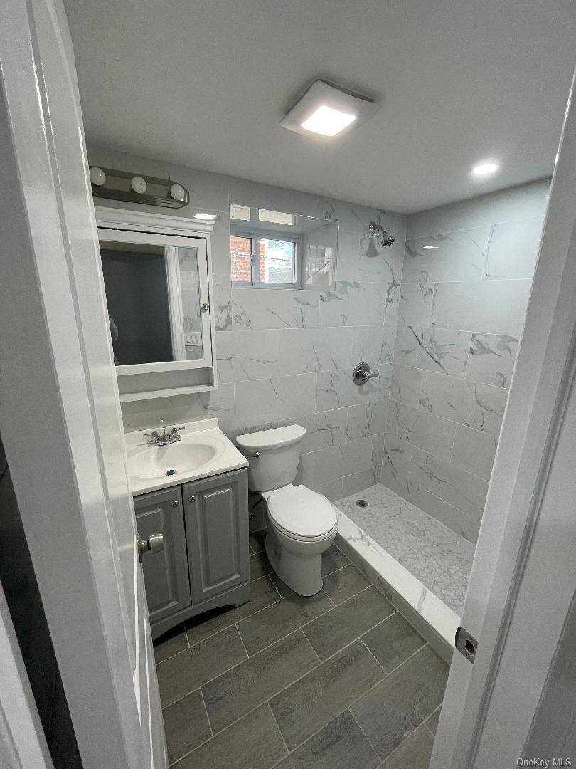 Casa de 3 Dormitorios en Venta en Bronx - Nueva York - EE. UU. - 7