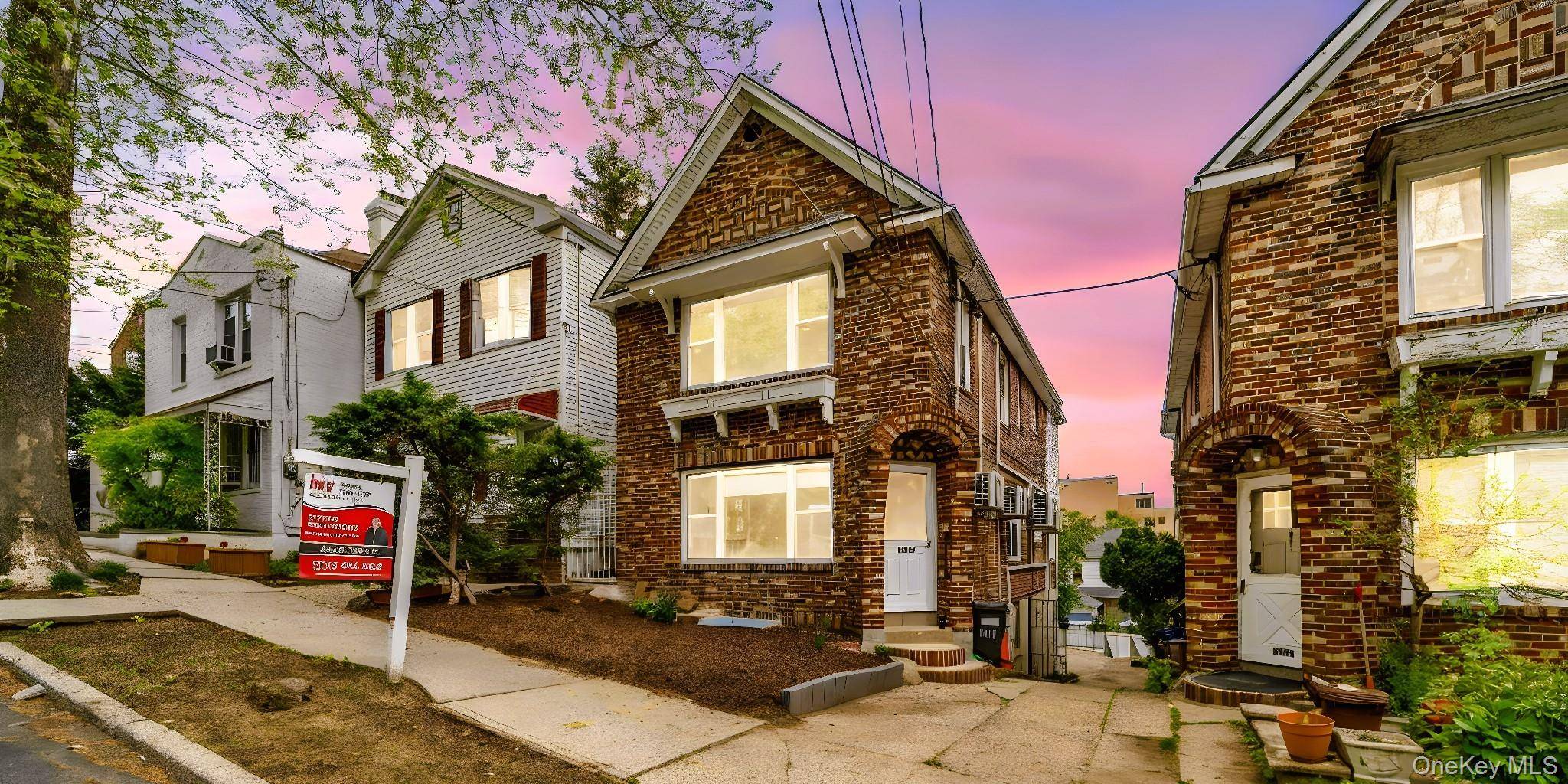 Casa com 3 Quartos à Venda em Bronx - Nova Iorque - EUA - 1