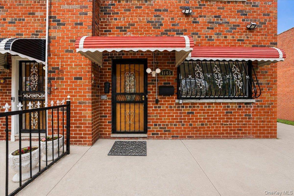 Casa com 3 Quartos à Venda em Bronx - Nova Iorque - EUA - 2