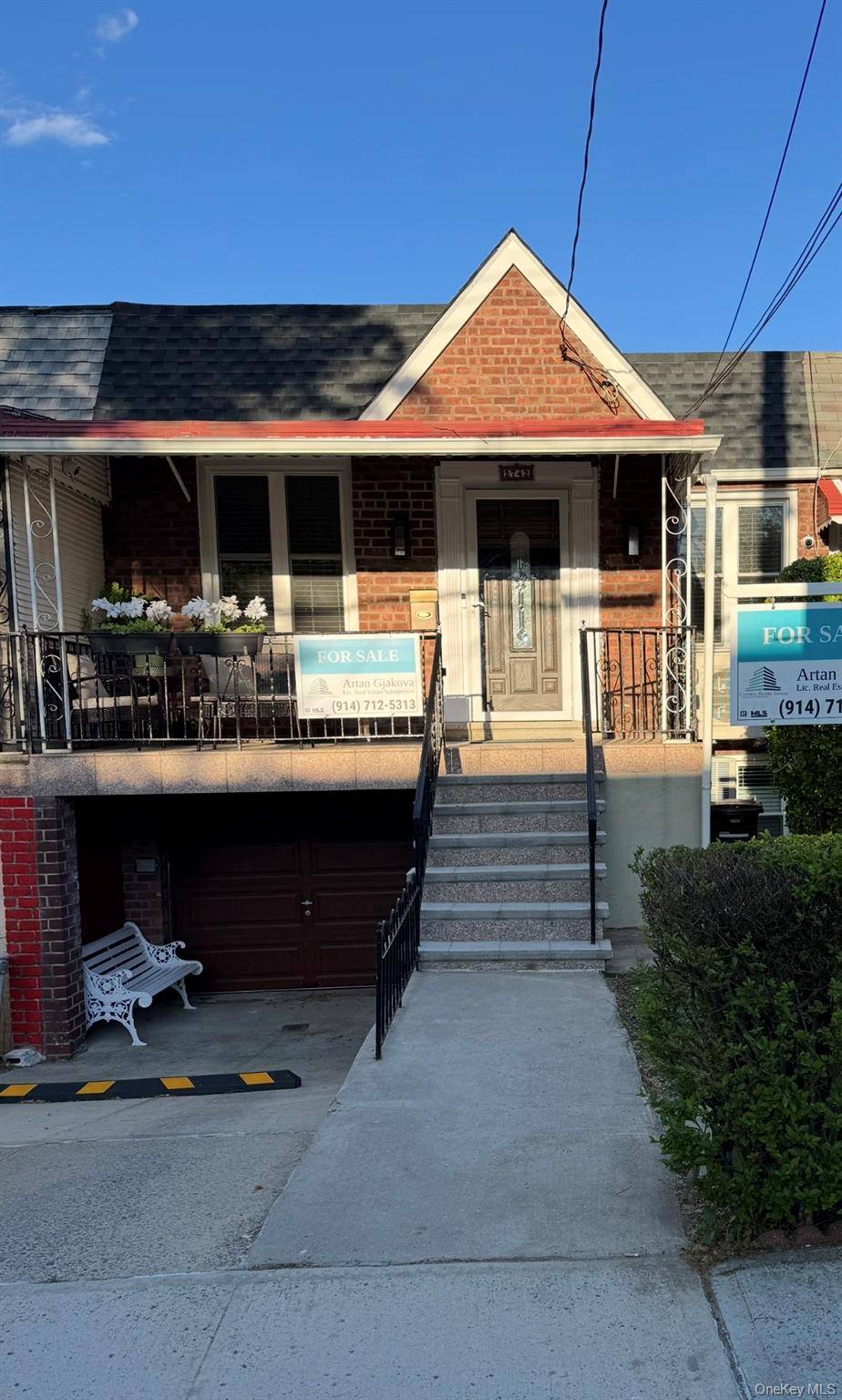 3 Bedroom Home for Sale in Bronx - New York - USA - 1