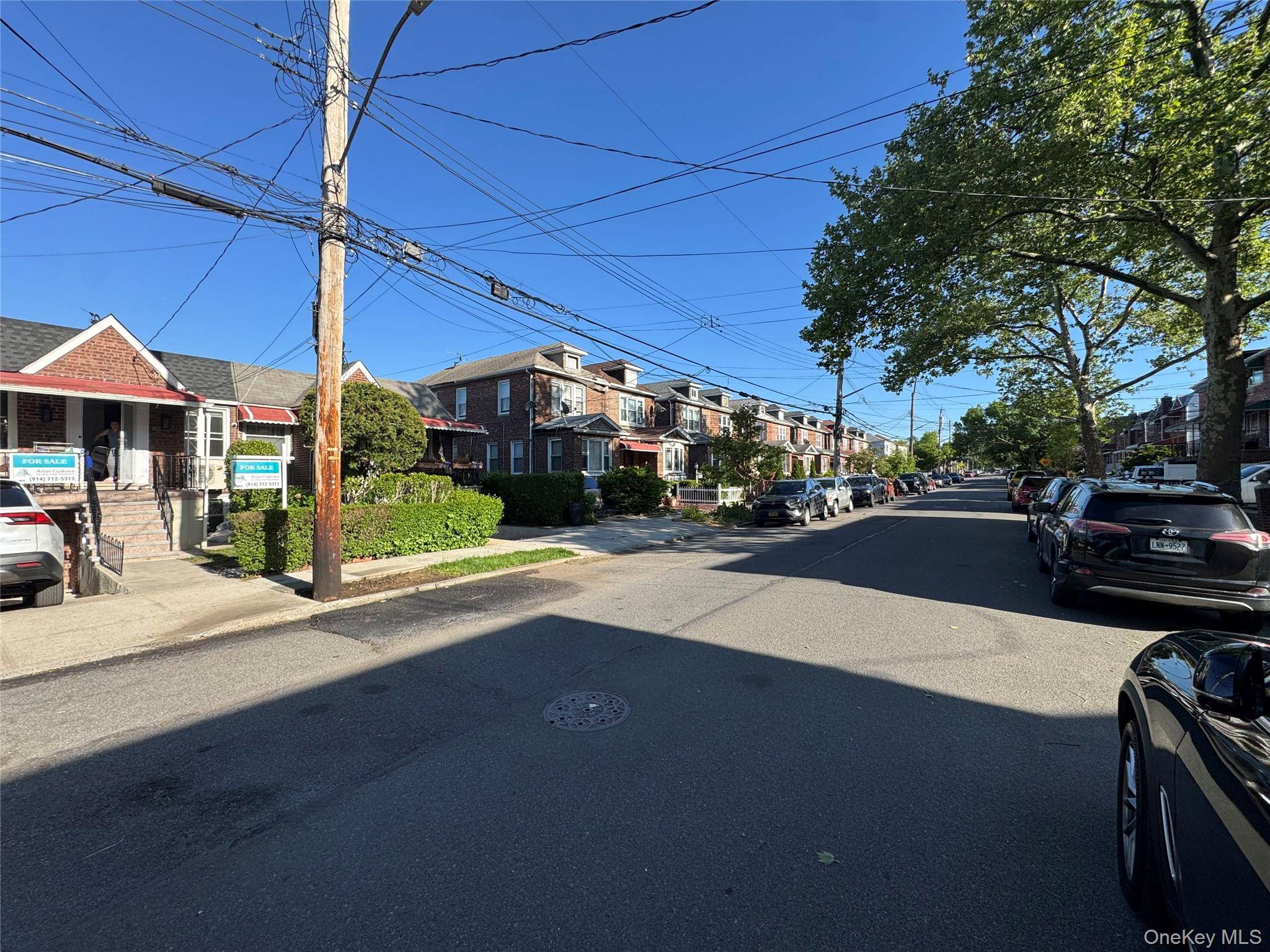 3 Bedroom Home for Sale in Bronx - New York - USA - 2