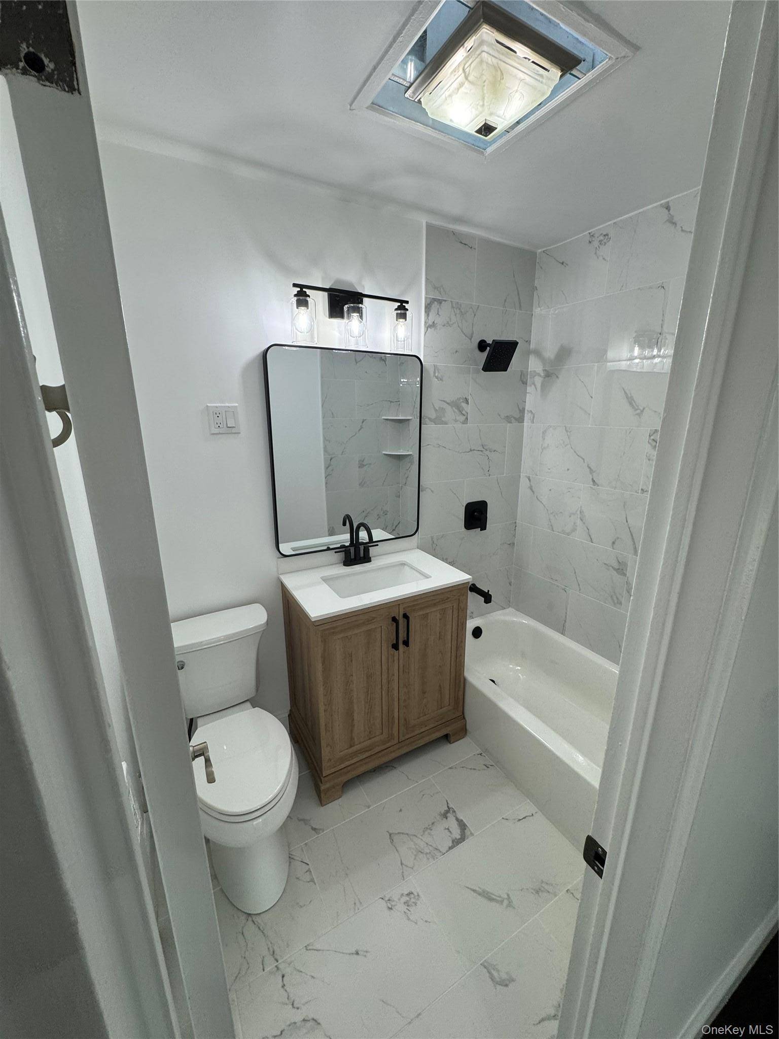 3 Bedroom Home for Sale in Bronx - New York - USA - 6