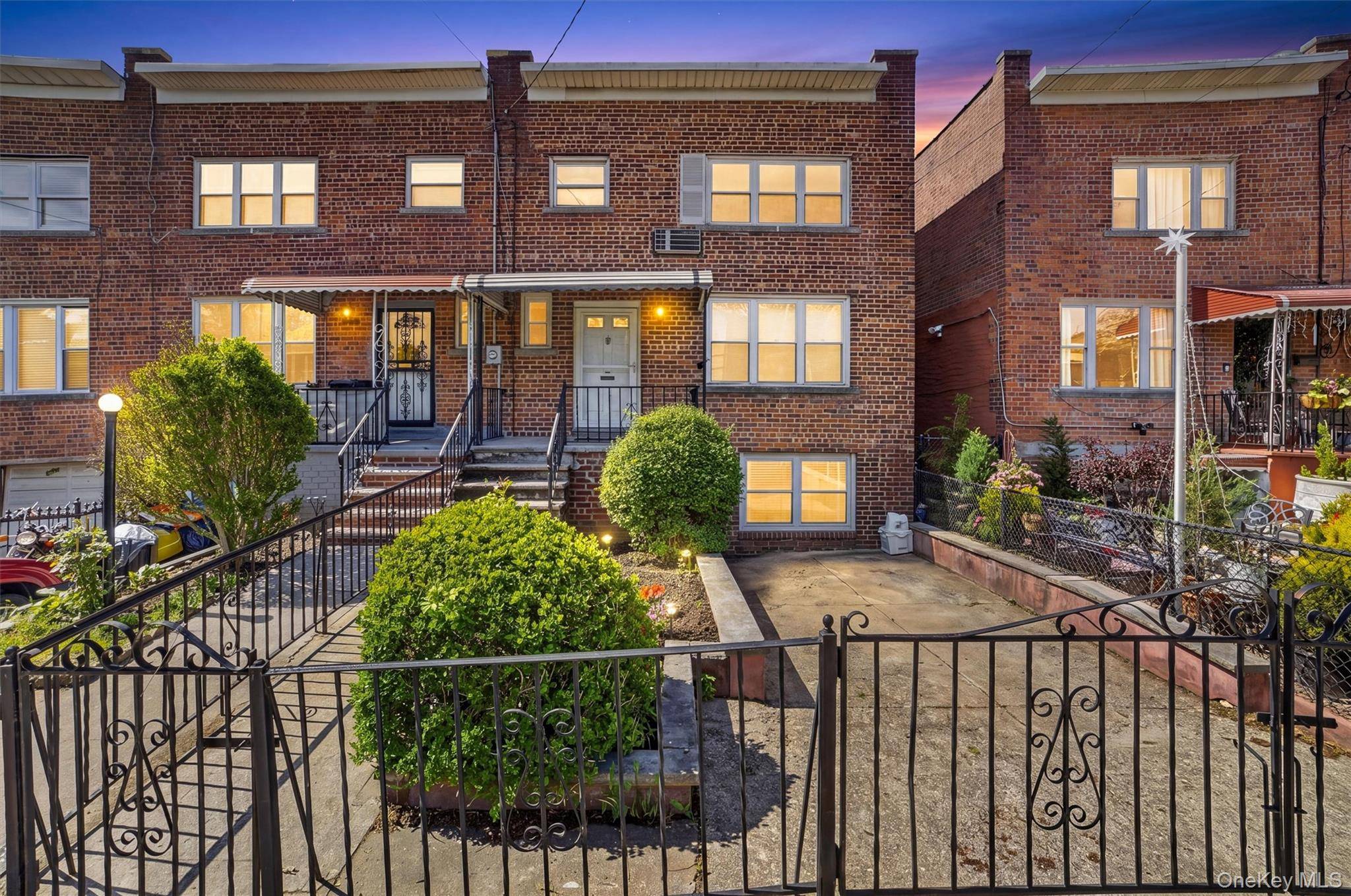 Casa de 3 Dormitorios en Venta en Bronx - Nueva York - EE. UU. - 1