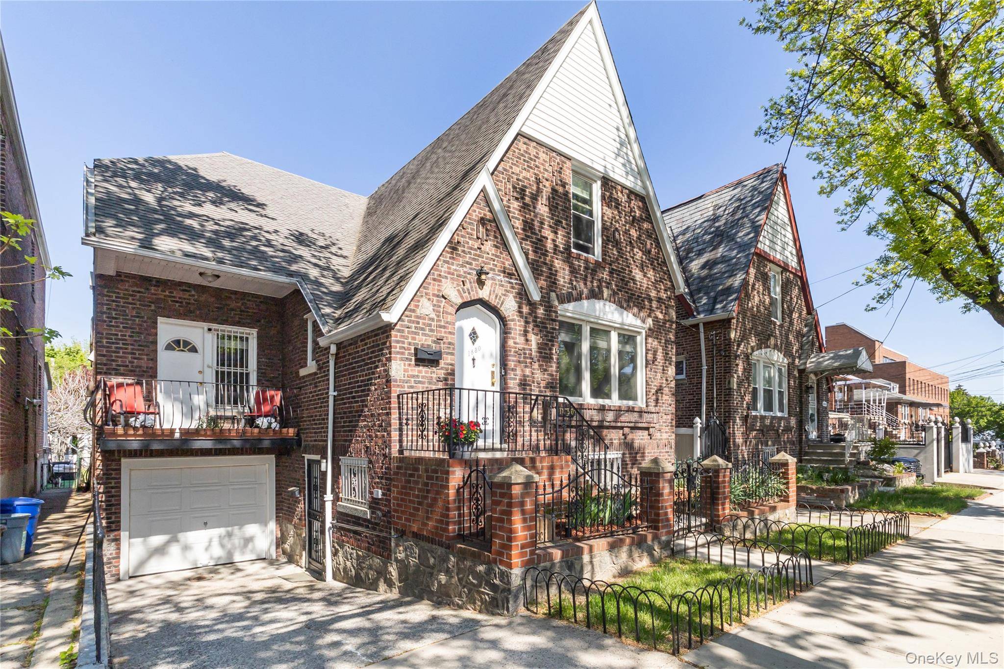 3 Bedroom Home for Sale in Bronx - New York - USA - 1