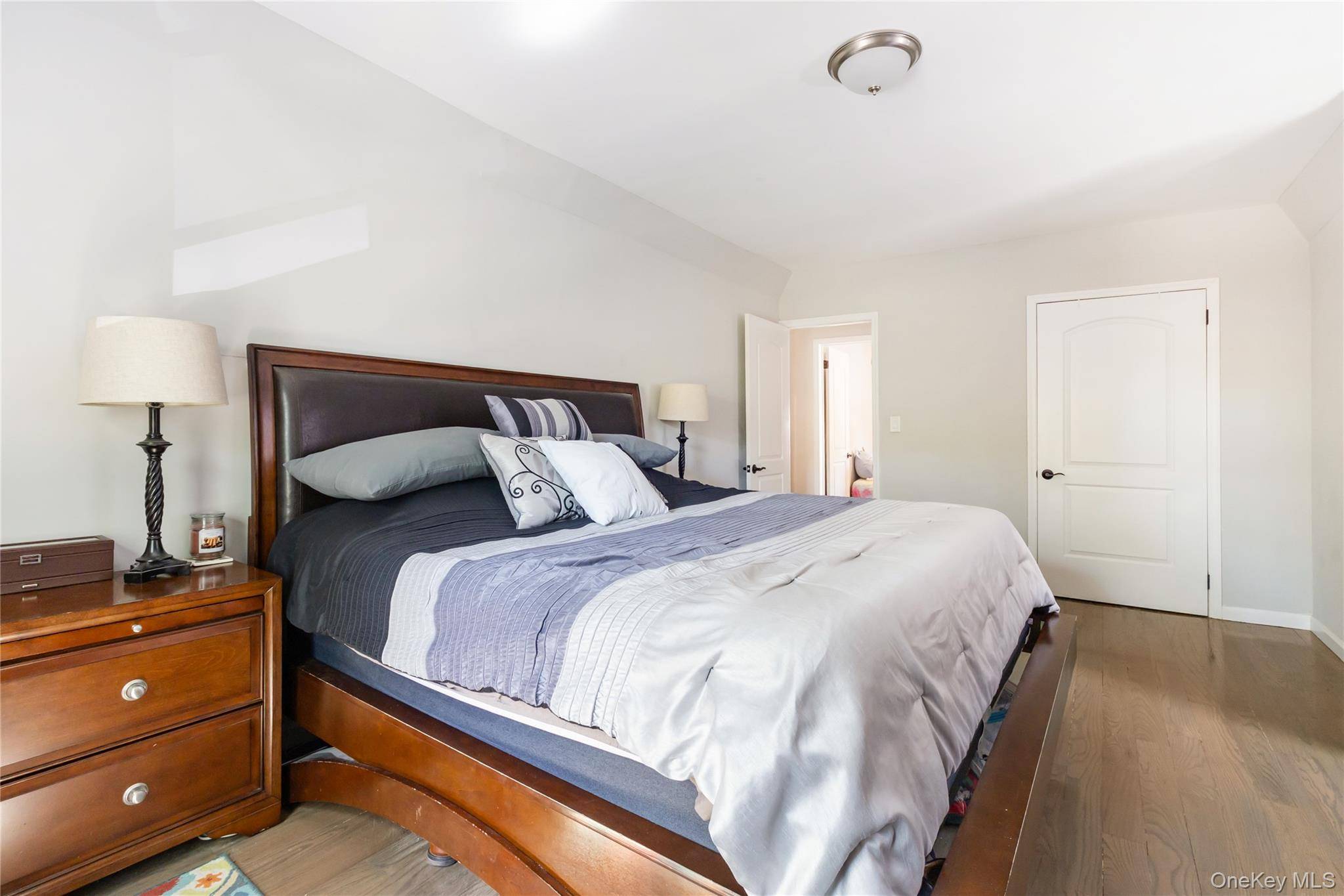 3 Bedroom Home for Sale in Bronx - New York - USA - 4