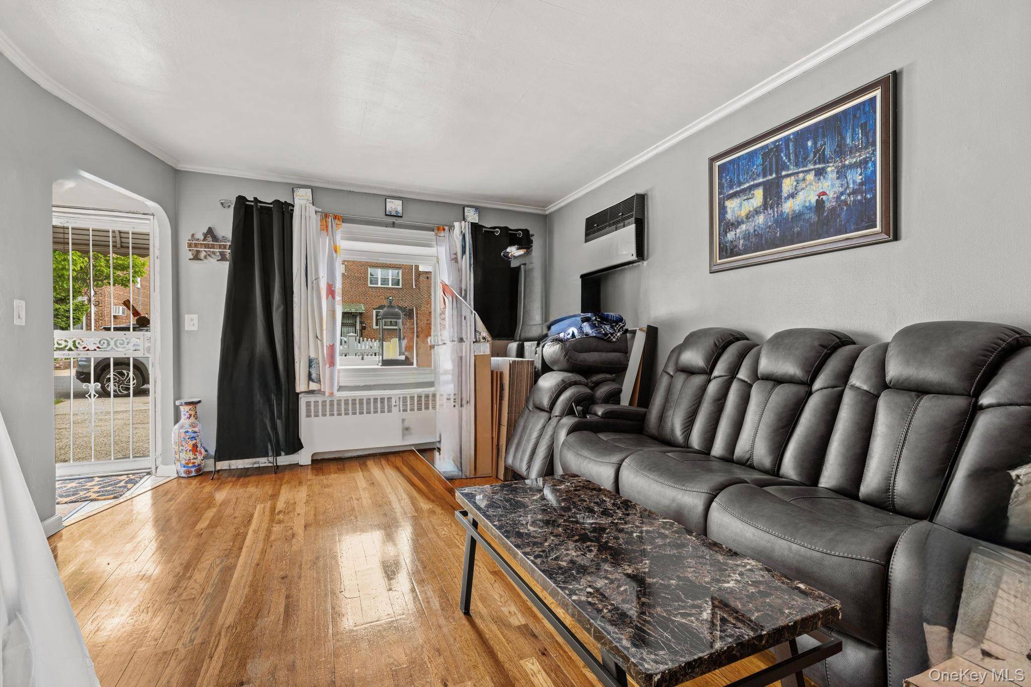 3 Bedroom Home for Sale in Bronx - New York - USA - 4
