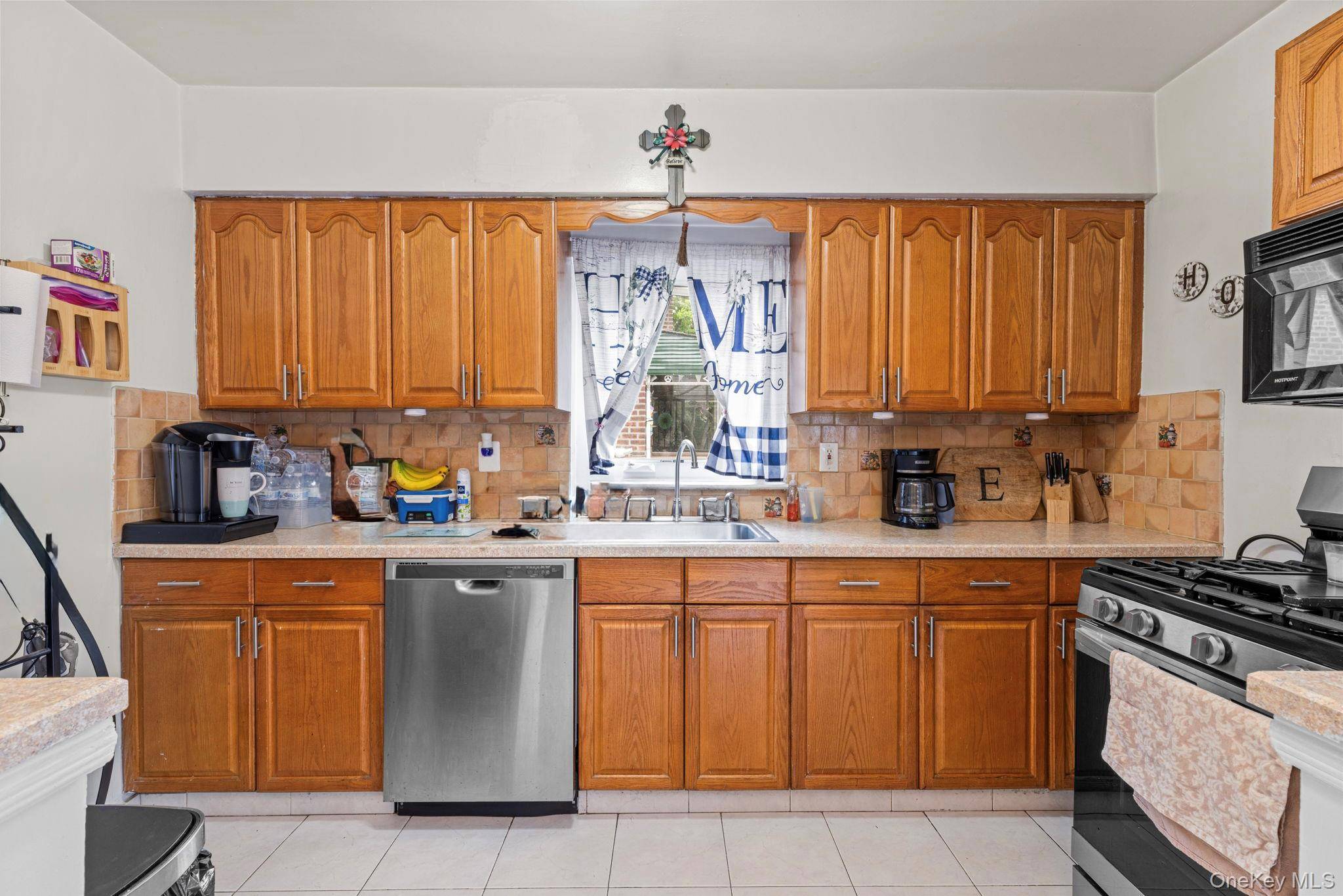 3 Bedroom Home for Sale in Bronx - New York - USA - 7