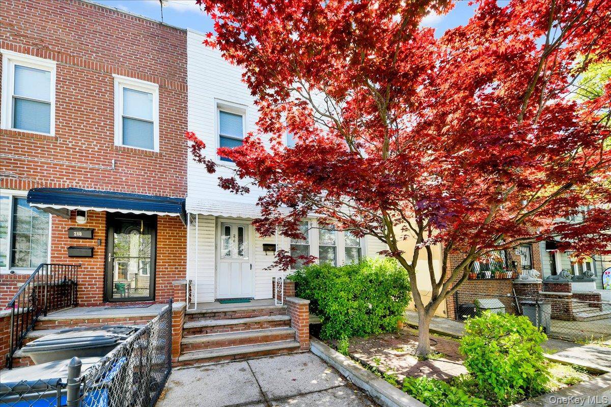 Casa com 3 Quartos à Venda em Bronx - Nova Iorque - EUA - 1