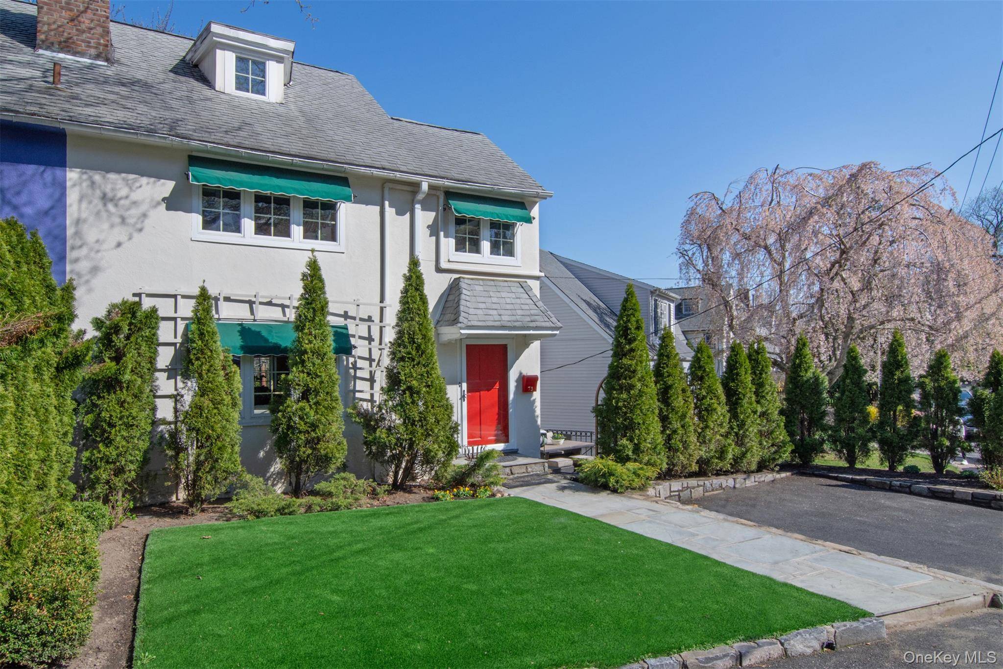 3 Bedroom Home for Sale in Bronxville - New York - USA - 2