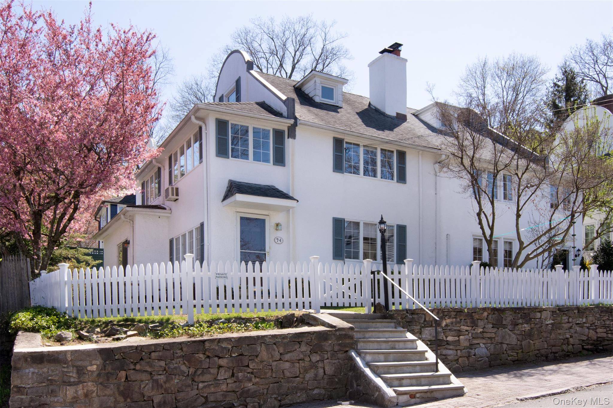 Casa com 3 Quartos à Venda em Bronxville - Nova Iorque - EUA - 2