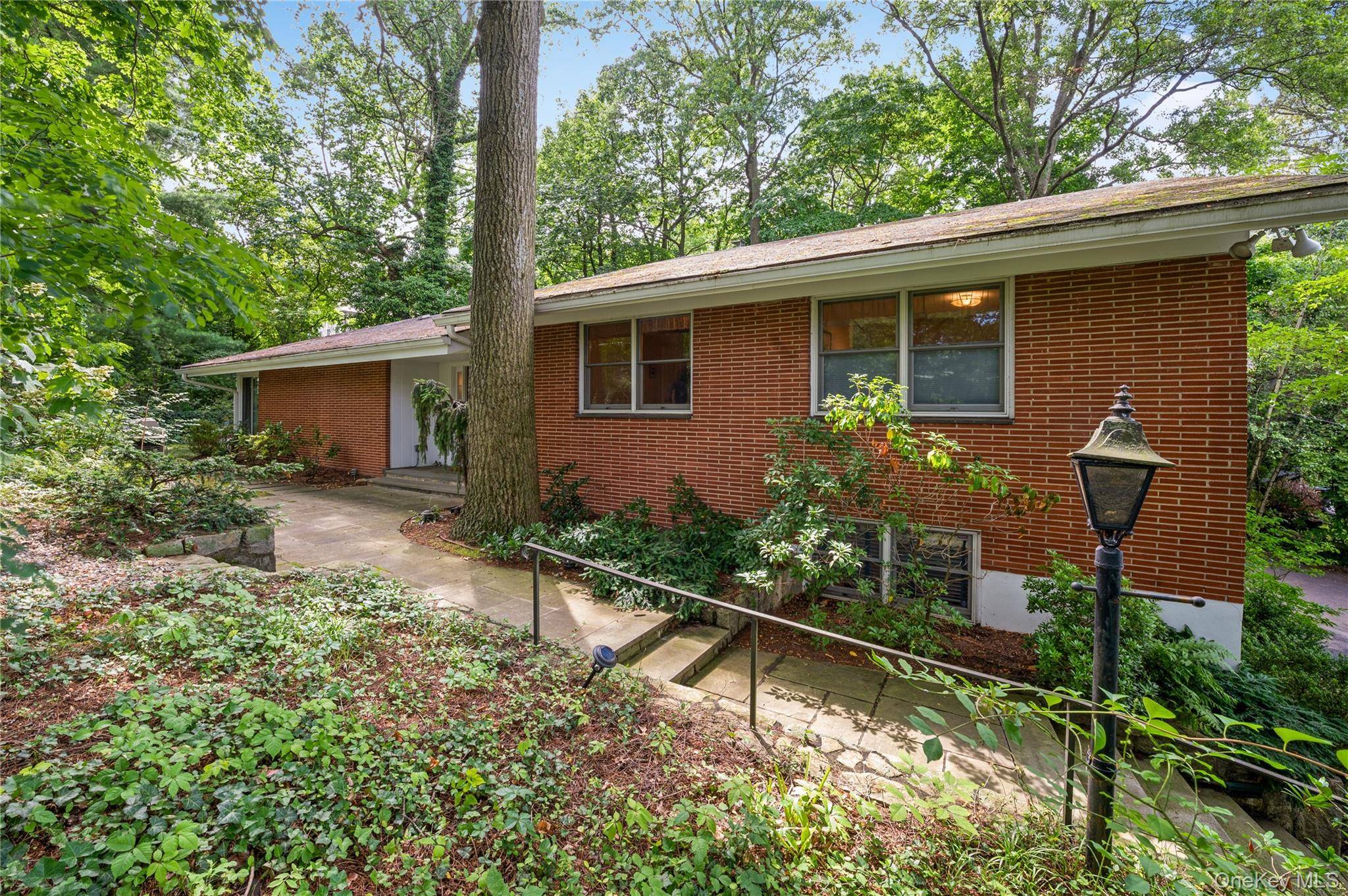 Casa de 3 Dormitorios en Venta en Bronxville - Nueva York - EE. UU. - 2